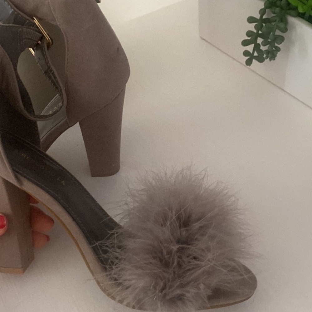 Elegant Gray block Heeled Sandals size 7.5 - Picture 3 of 6